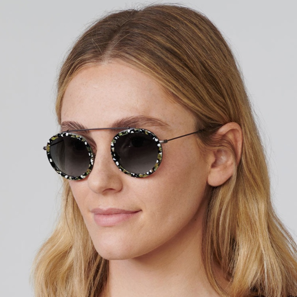 Krewe conti round sunglasses in plume pattern